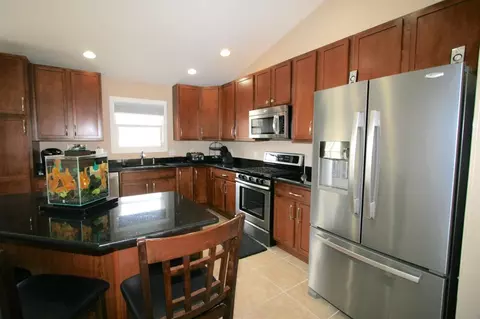 1156 Kinner Dr, Burns Harbor, IN 46304 photo 7