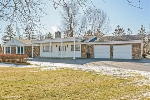 1925 E Rainbow Ln, Crete, IL 60417 photo 1