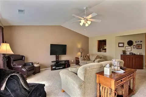 5823 Anthony Ct, Griffith, IN 46319 photo 9