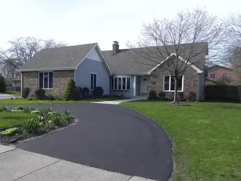 1401 Oriole Dr, Munster, IN 46321 photo 1