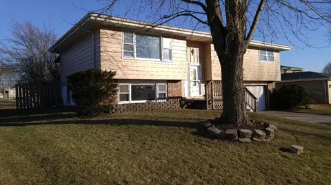 9809 Arthur Pl, Crown Point, IN 46307 photo 3