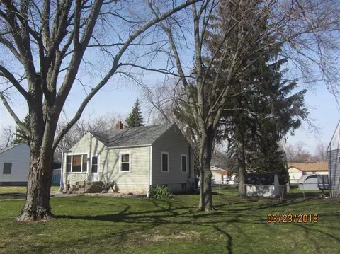 208 Maple St, Crown Point, IN 46307 photo 3