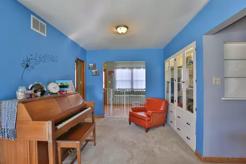 807 N Broad St, Griffith, IN 46319 photo 3