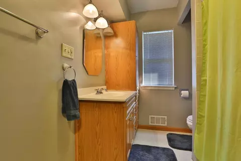 807 N Broad St, Griffith, IN 46319 photo 10