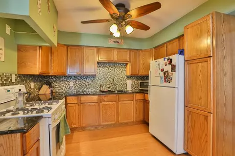 807 N Broad St, Griffith, IN 46319 photo 4