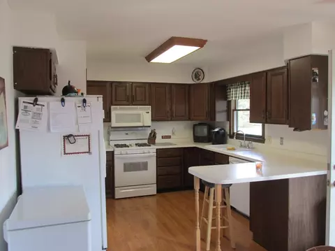 204 E Bates St, Hebron, IN 46341 photo 3