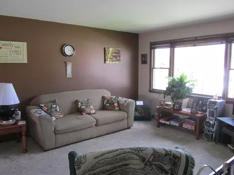204 E Bates St, Hebron, IN 46341 photo 2