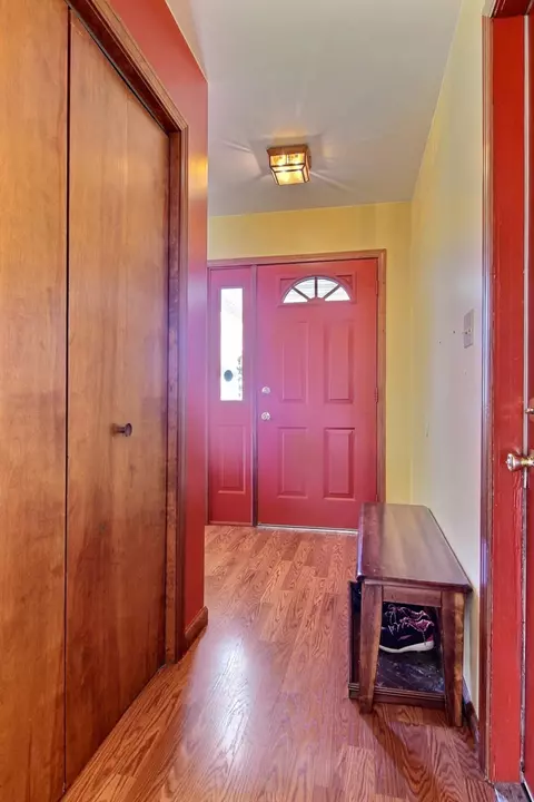 720 Clover Ln, Crown Point, IN 46307 photo 3