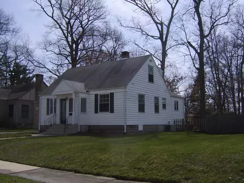 121 E Avenue C, Griffith, IN 46319 photo 1