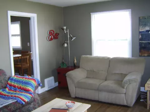 121 E Avenue C, Griffith, IN 46319 photo 4