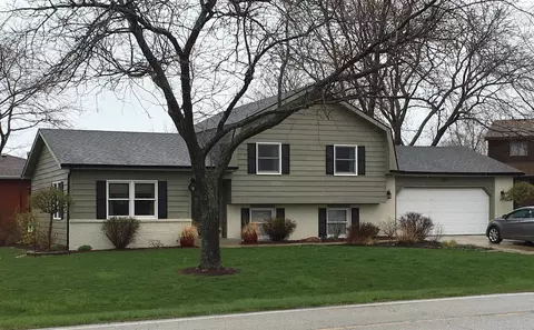 3292 Rustic Ln, Crown Point, IN 46307 photo 1
