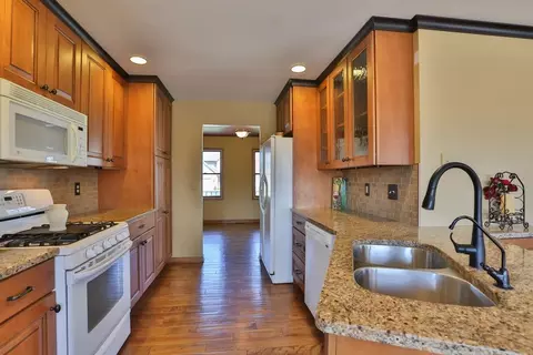 1513 Oak Leaf Dr, Crown Point, IN 46307 photo 7