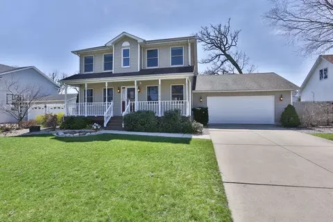 1513 Oak Leaf Dr, Crown Point, IN 46307 photo 1