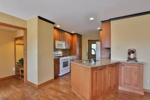 1513 Oak Leaf Dr, Crown Point, IN 46307 photo 5