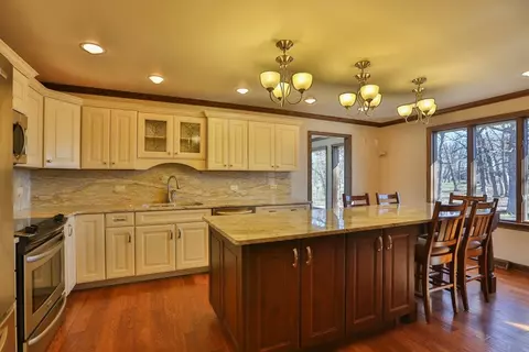 1820 E Rainbow Ln, Crete, IL 60417 photo 5