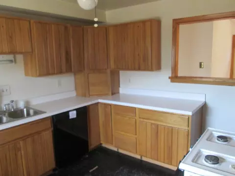 8247 Maple Ave, Gary, IN 46403 photo 3