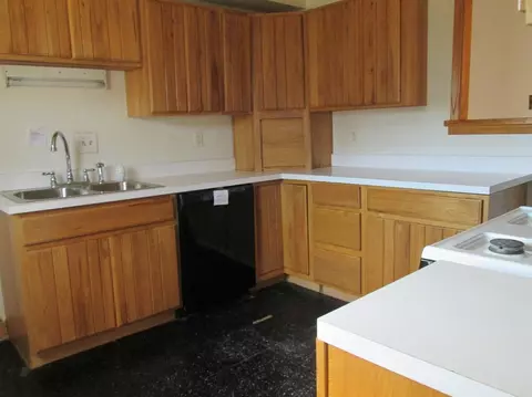 8247 Maple Ave, Gary, IN 46403 photo 2