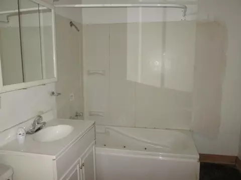 8247 Maple Ave, Gary, IN 46403 photo 7