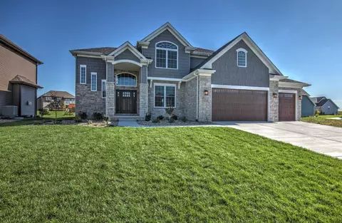 9829 Tulip Ln, Saint John, IN 46373 photo 1