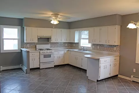 203 E Bates St, Hebron, IN 46341 photo 5
