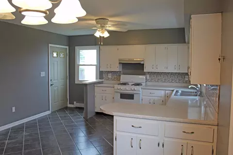 203 E Bates St, Hebron, IN 46341 photo 6