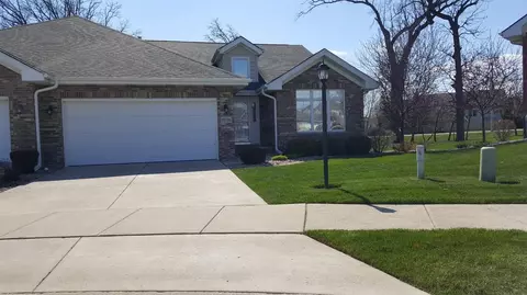 10786 Knickerbocker Ct, Saint John, IN 46373 photo 1