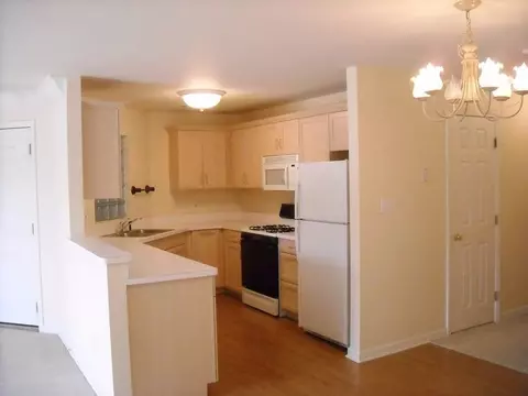 2649 Georgetowne Dr #B2, Highland, IN 46322 photo 4