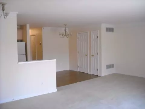 2649 Georgetowne Dr #B2, Highland, IN 46322 photo 3
