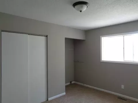 734 N Colfax St, Griffith, IN 46319 photo 10