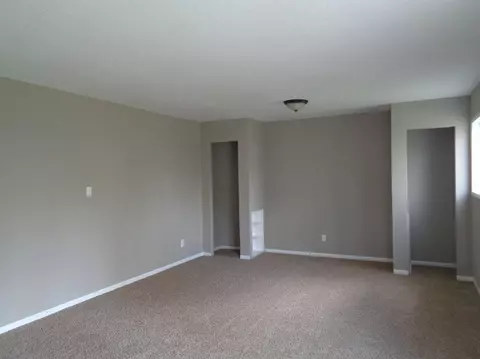 734 N Colfax St, Griffith, IN 46319 photo 8