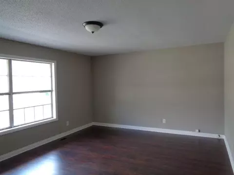 734 N Colfax St, Griffith, IN 46319 photo 6