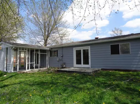 734 N Colfax St, Griffith, IN 46319 photo 4