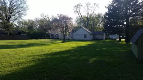 1249 Castle St, Burns Harbor, IN 46304 photo 4