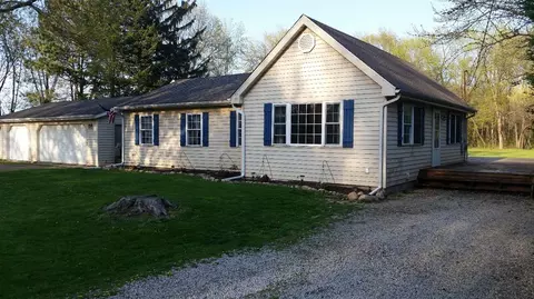1249 Castle St, Burns Harbor, IN 46304 photo 2