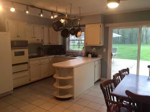 1249 Castle St, Burns Harbor, IN 46304 photo 5