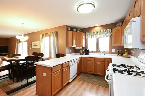 8419 Christopher Dr, Saint John, IN 46373 photo 6