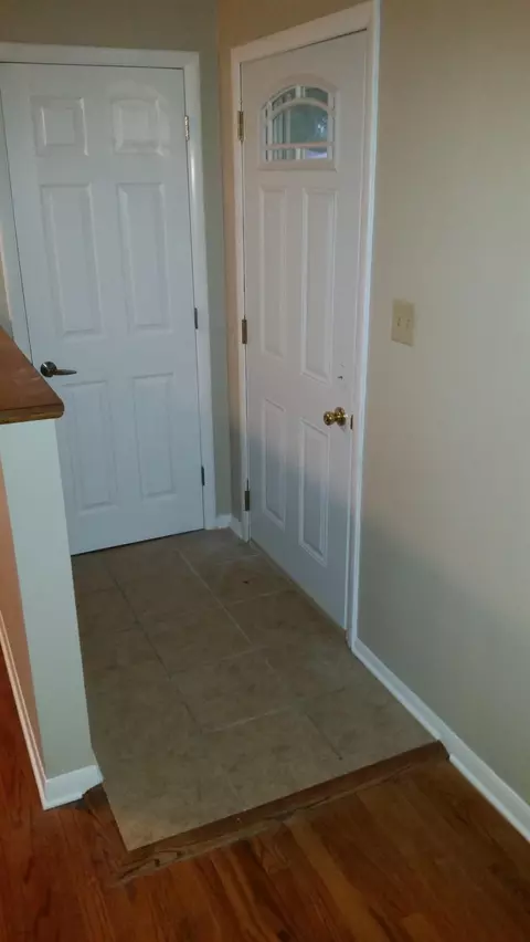 1023 N Jay St, Griffith, IN 46319 photo 4