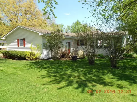 601 Franciscan Dr, Crown Point, IN 46307 photo 2