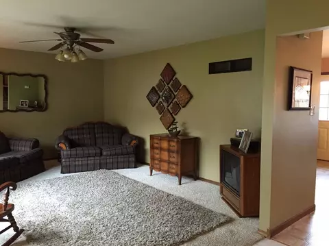 449 S Park Dr, Griffith, IN 46319 photo 8