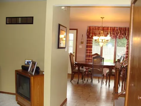 449 S Park Dr, Griffith, IN 46319 photo 9