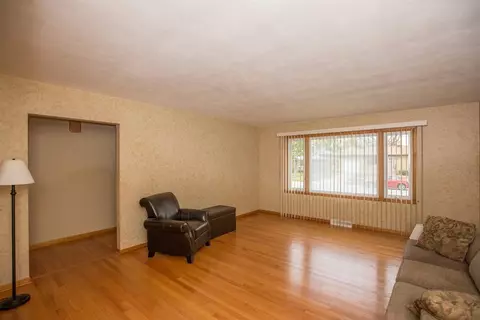 8243 Monroe Ave, Munster, IN 46321 photo 4