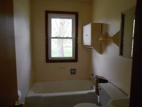 1340 N Broad St, Griffith, IN 46319 photo 8