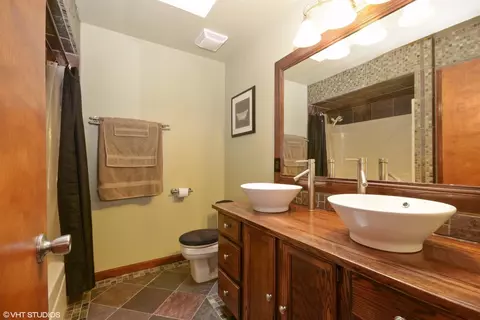 340 Manchester Ct, Griffith, IN 46319 photo 9