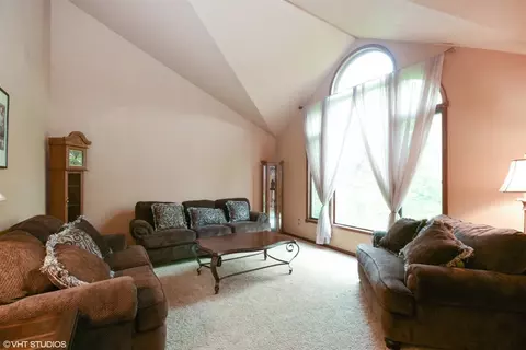 340 Manchester Ct, Griffith, IN 46319 photo 2