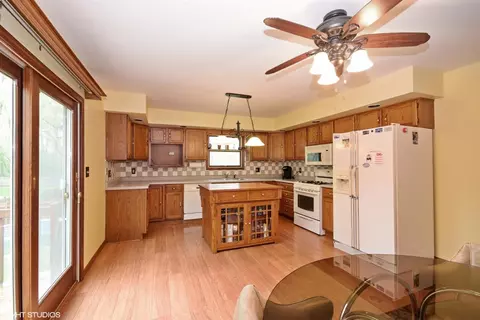 340 Manchester Ct, Griffith, IN 46319 photo 4