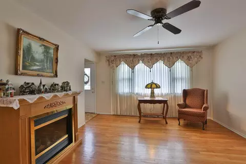 640 N Wheeler Ave, Griffith, IN 46319 photo 2