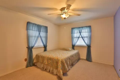 640 N Wheeler Ave, Griffith, IN 46319 photo 4
