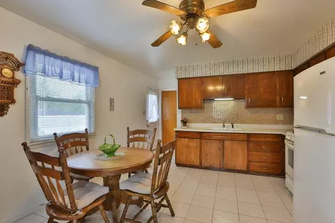 640 N Wheeler Ave, Griffith, IN 46319 photo 3