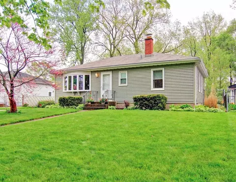 8935 Ohio Pl, Highland, IN 46322