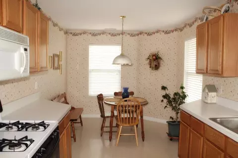 8200 Pointe Dr, Crown Point, IN 46307 photo 6
